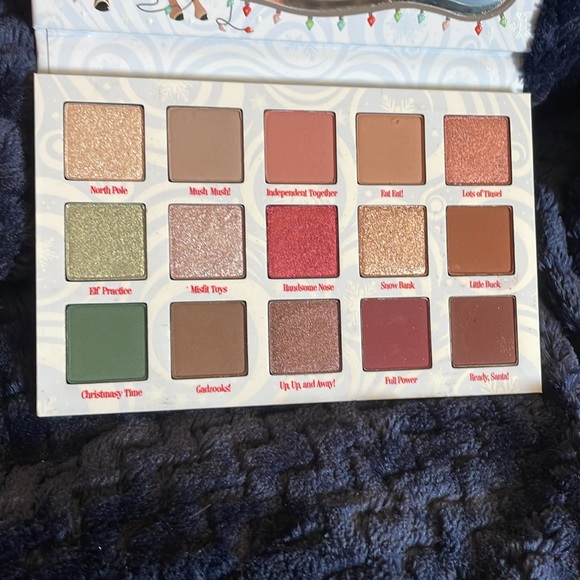 Colourpop Rudolph the red nose reindeer, eyeshadow palette - Picture 3 of 4